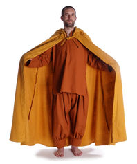 Mittelalter Umhang Wollfilz mit Kapuze in braun blau beige schwarz und rot