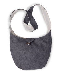 Mittelalter Tasche Ake in Grau Detailansicht