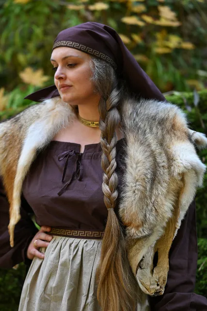 Mittelalter Kopftuch Florimel in Braun Frontansicht 3