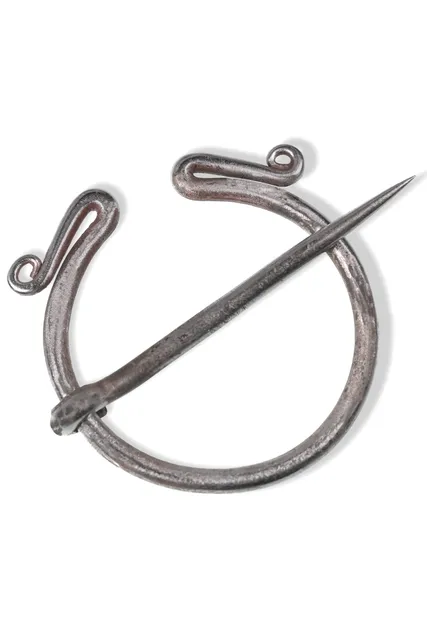 Wikinger Omegafibel Styrbjörn aus Eisen in Silbern Frontansicht