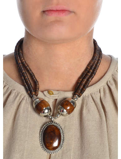 Mittelalter Halskette Beda braun aus Horn-Resin-Weißmetall in Braun Frontansicht 2