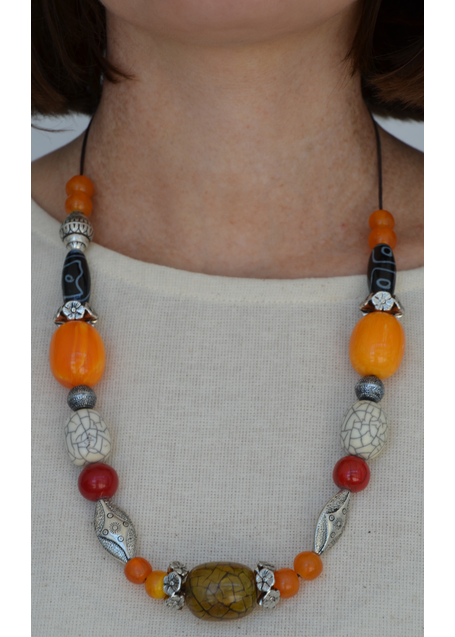 Mittelalter Halskette Var aus Weißmetall-Resin in Bernsteinfarben-Weiß Rückansicht