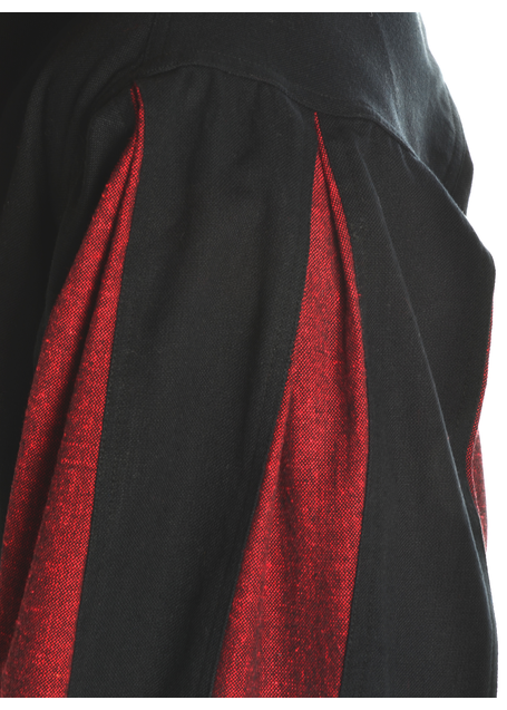 Landsknecht Schnürhemd Titurel in Schwarz-Rot Detailansicht 2