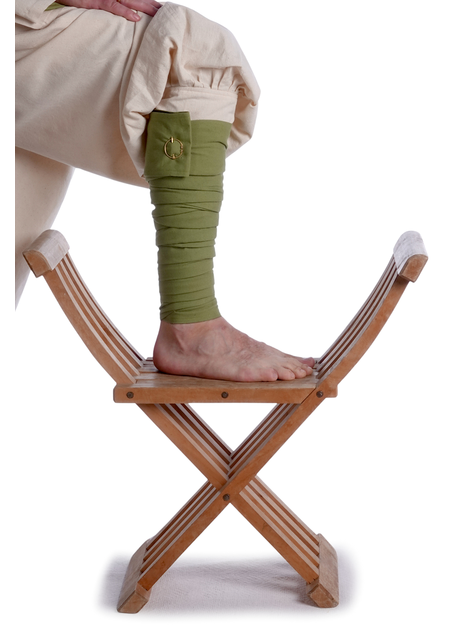 Mittelalter Wadenwickel Balder Set mit Fibeln in Olivgrün Frontansicht 2