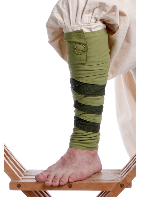 Mittelalter Wadenwickel Balder Set mit Fibeln in Olivgrün Frontansicht 3