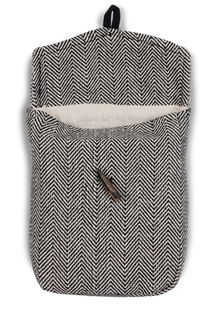 Mittelalter Tasche Widia in Fischgrät Schwarz-Weiß Frontansicht 2