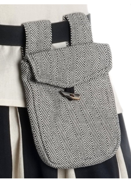 Mittelalter Tasche Widia in Fischgrät Schwarz-Weiß Frontansicht 5