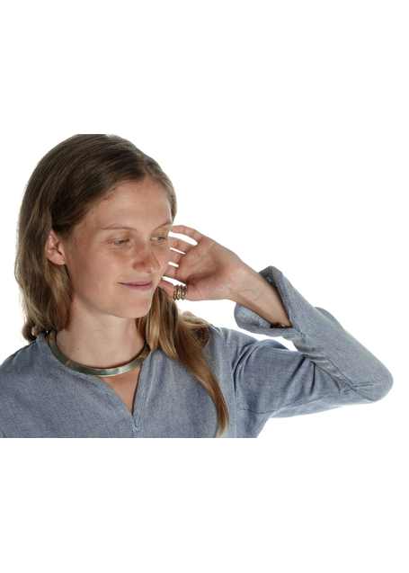 Wikinger Kleid Catella in Fischgrät Blau-Weiß Detailansicht