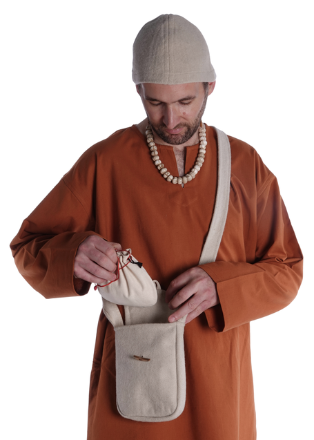 Mittelalter Tasche Vidga in Beige Frontansicht 7