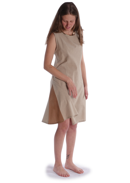 Mittelalter Kleid Pernelle in Hanffarben-Hellbraun Frontansicht